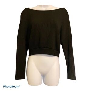 Black 3/4 sleeve off the shoulder crop